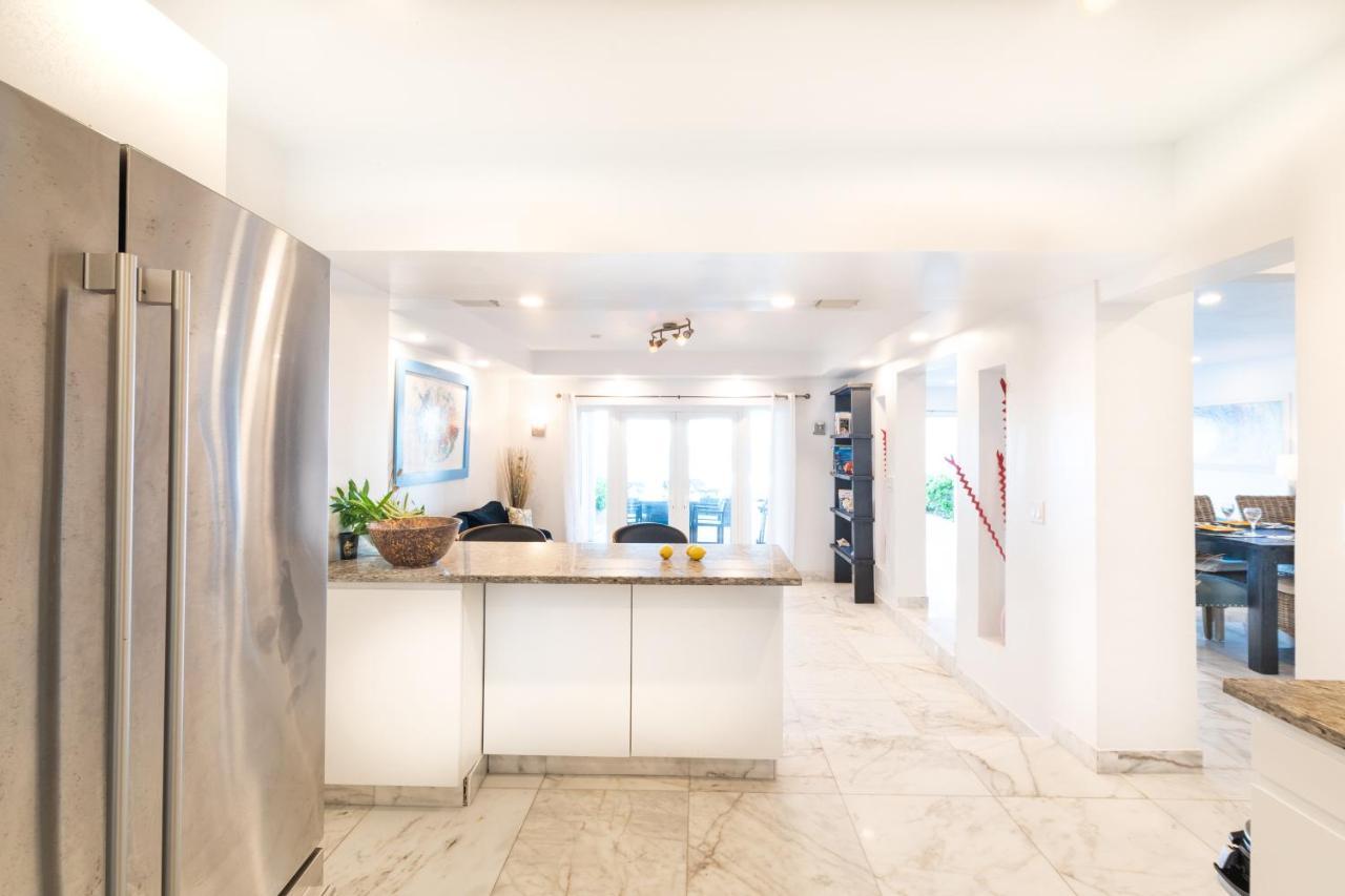 Caprice 9 - Oceanfront Villa - Gated Community With Pool Nassau Bagian luar foto