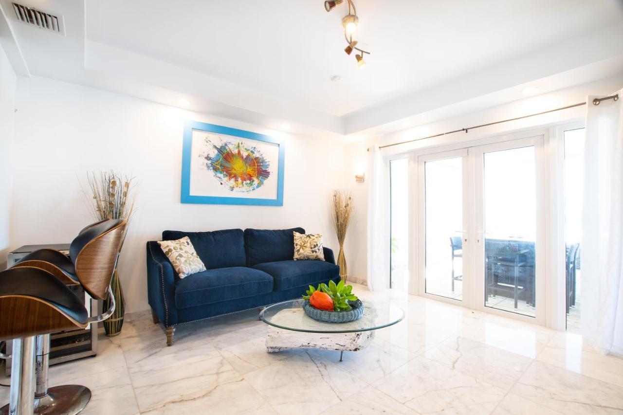 Caprice 9 - Oceanfront Villa - Gated Community With Pool Nassau Bagian luar foto
